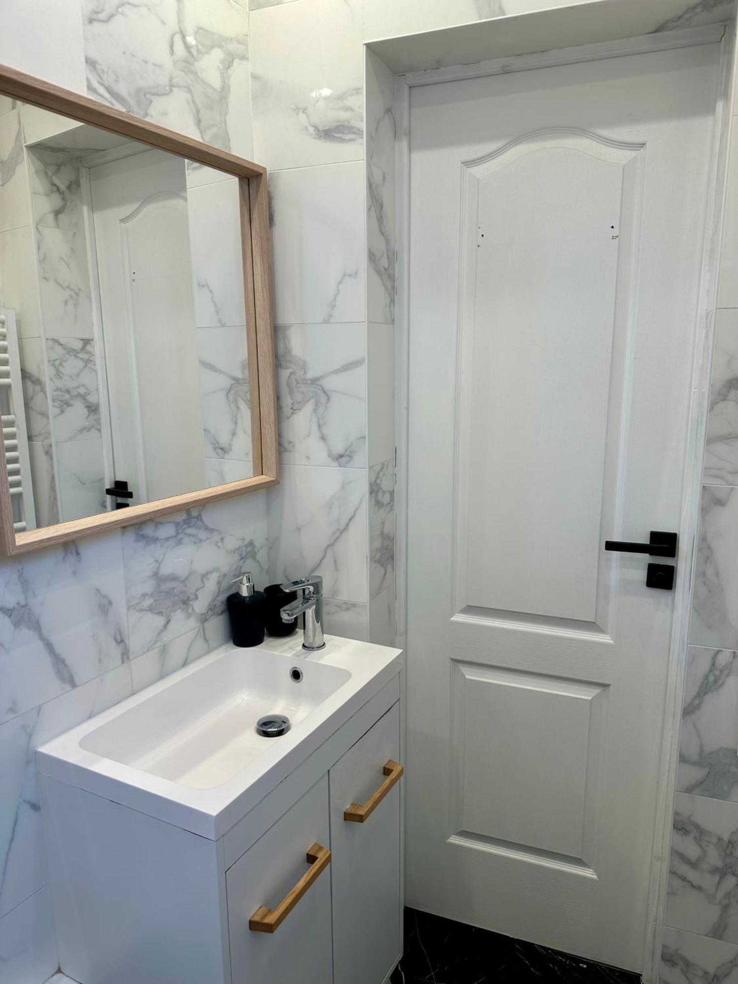 Moderne Et Lumineux Apartment Asnieres-sur-Seine Luaran gambar